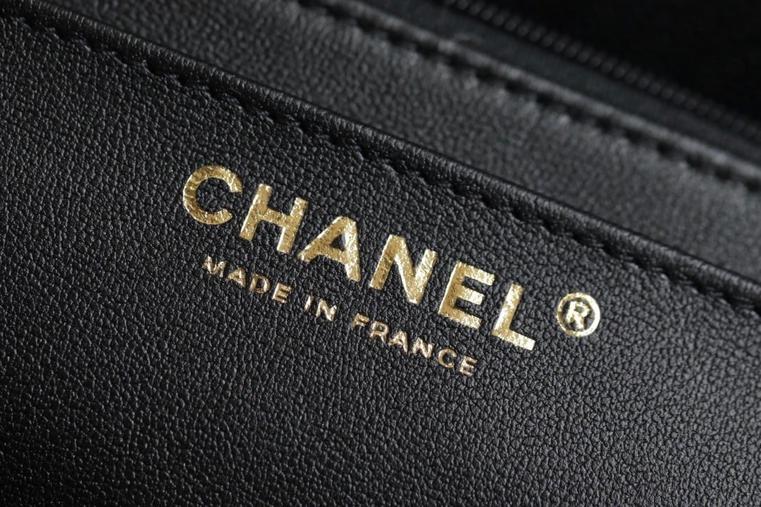 CHANEL 25S FLAP BAG 21 CM IN BLACK LAMBSKIN WITH GOLD HARDWARE