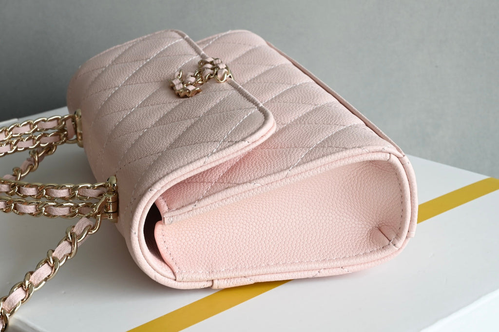 CHANEL 25S KELLY 18 CM IN LIGHT PINK LAMBSKIN