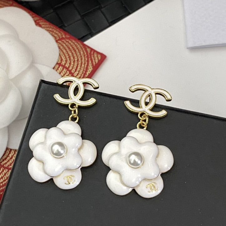 18K  Chanel Flower Pearl Earrings
