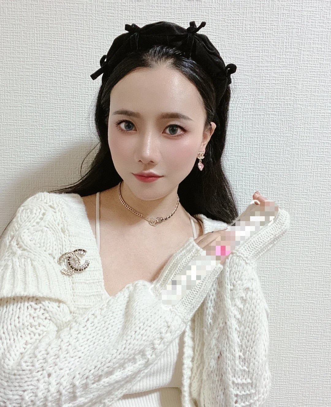 18K  Chanel Black & White Necklace