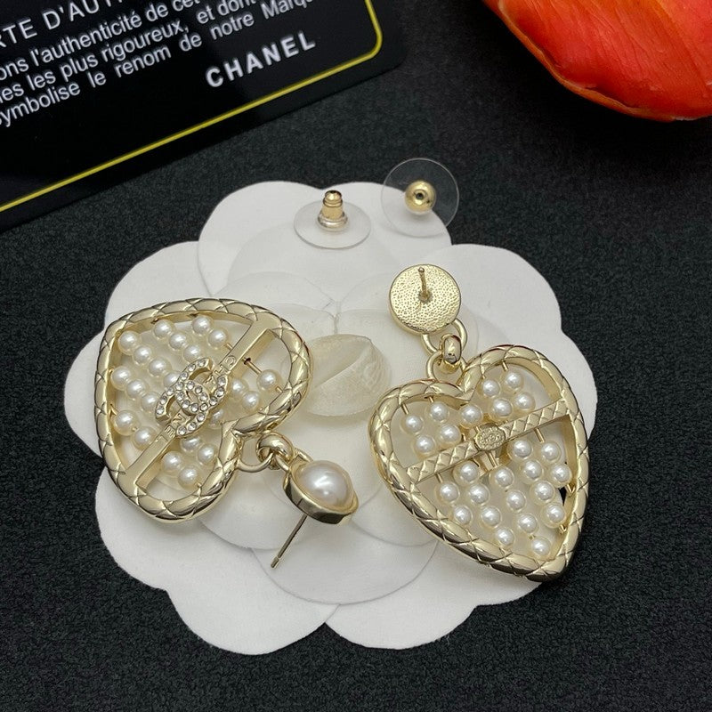 18K  Chanel Gold Hear Pearl Earrings