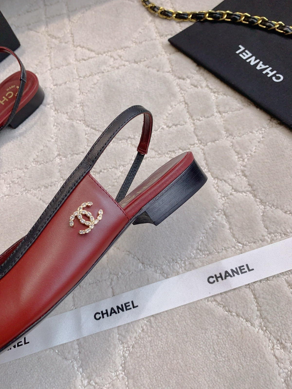CHANEL 25S SLINGBACK IN BLACK AND ROSEWOOD CALFSKIN GOLD HARDWARE