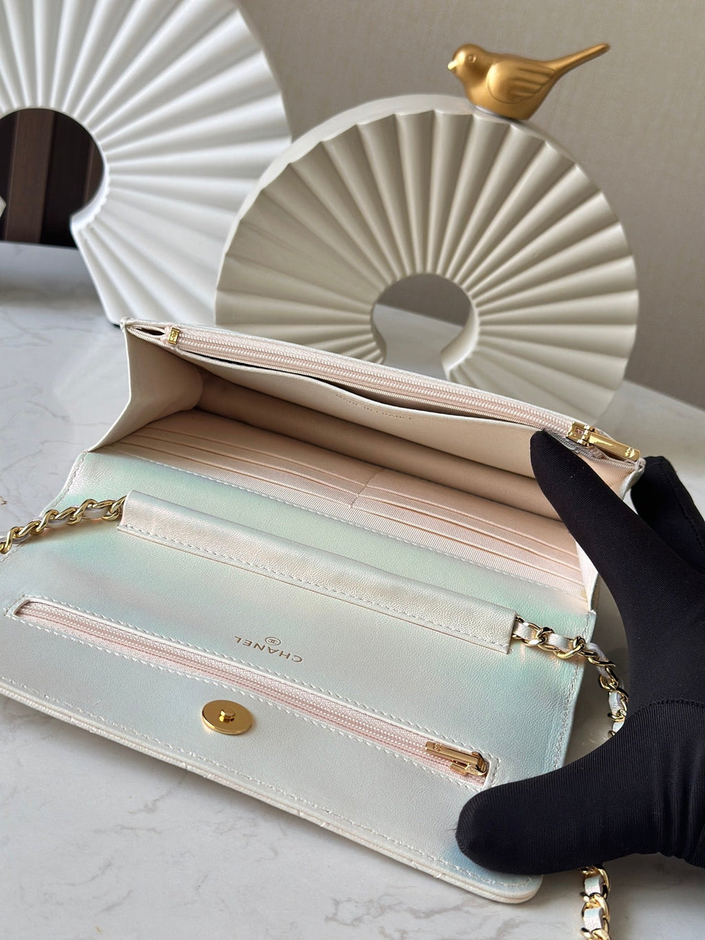 CHANEL 25S WALLET ON CHAIN 19 IN PEARL WHITE LAMBSKIN