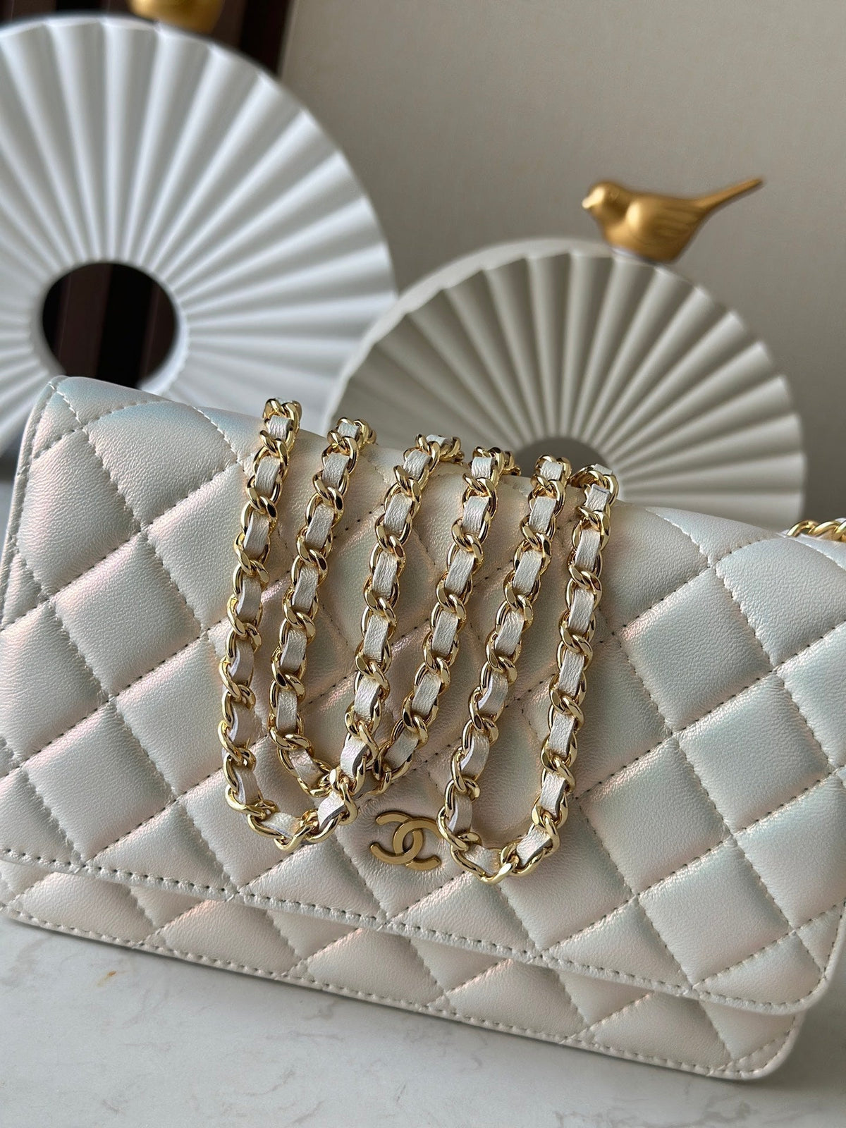 CHANEL 25S WALLET ON CHAIN 19 IN PEARL WHITE LAMBSKIN